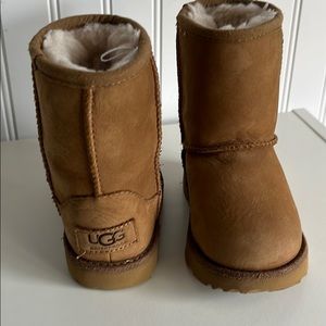 Ugg Kids Boots Size 7 (toddler)